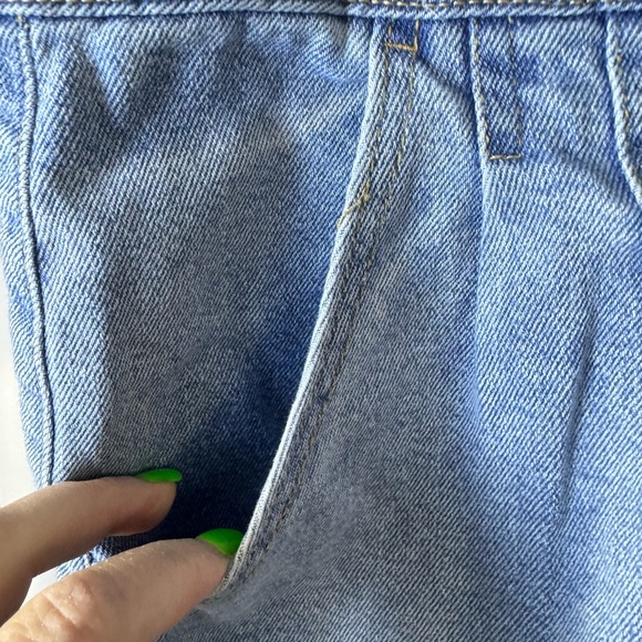 Wild Fable Highest Rise A-line Pleated Medium Wash Denim Shorts 4” Inseam Sz 16 - Picture 3 of 10